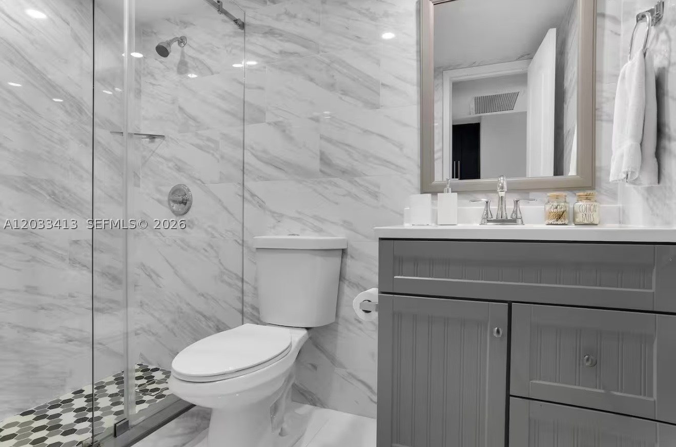 THE AVENTURA BEACH CLUB C - Residential