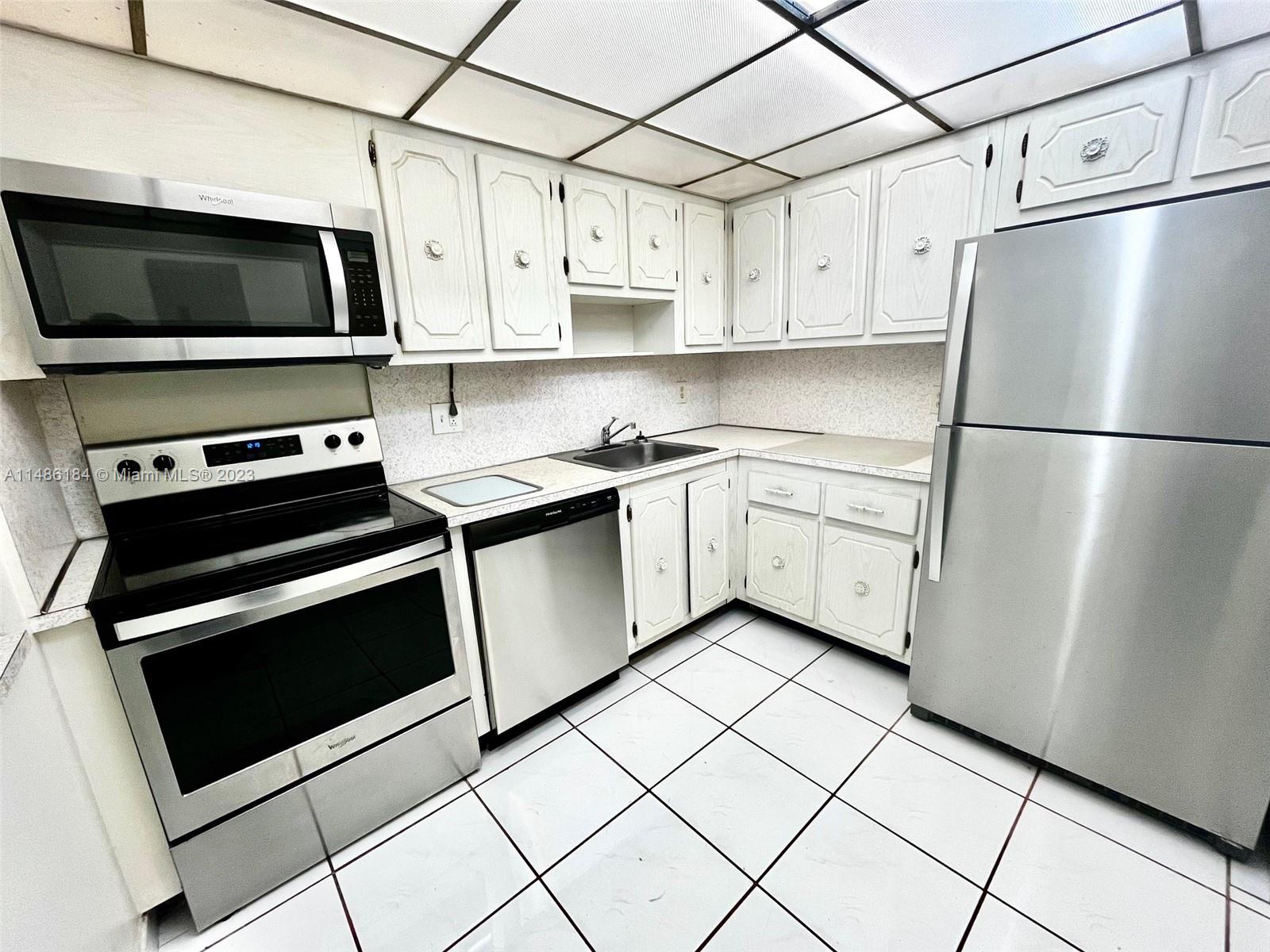 Great location priced below market, close to shops, restaurants, banks, grocery stores and only a short drive to the beach, it  will be freshly painted before new tenant moves in, association request a 680-credit score from each applicant.
Amenities are closed for renovations.