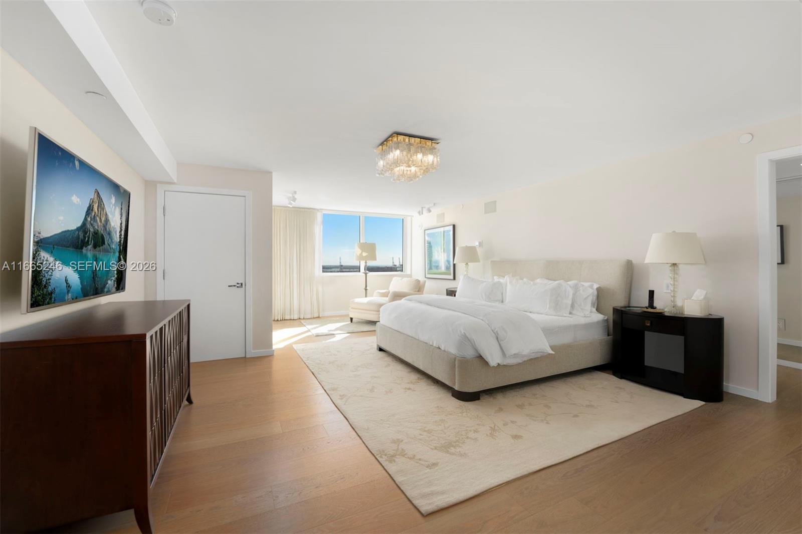 THE GRAND VENETIAN - Residential
