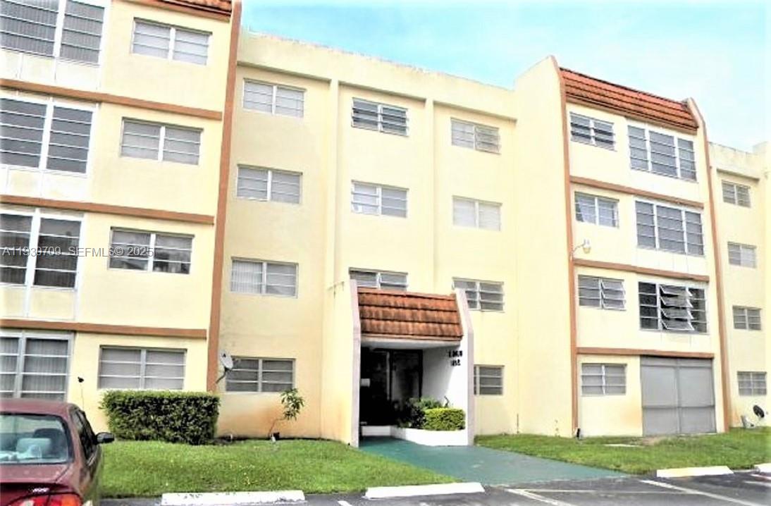CYPRESS TREE CONDO BLDG 5 - Residential