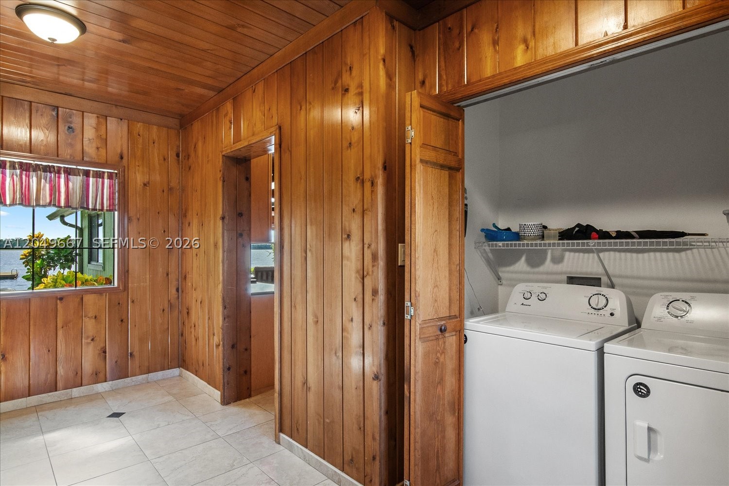 Lake Huntley - Residential