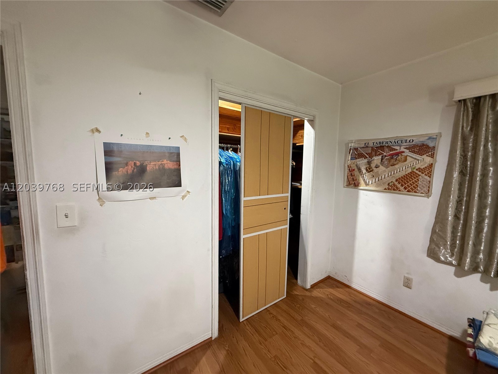 HOLLYWOOD PARK - Residential