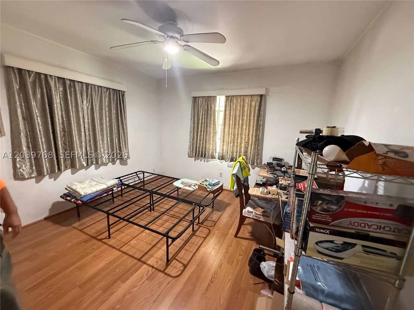 HOLLYWOOD PARK - Residential