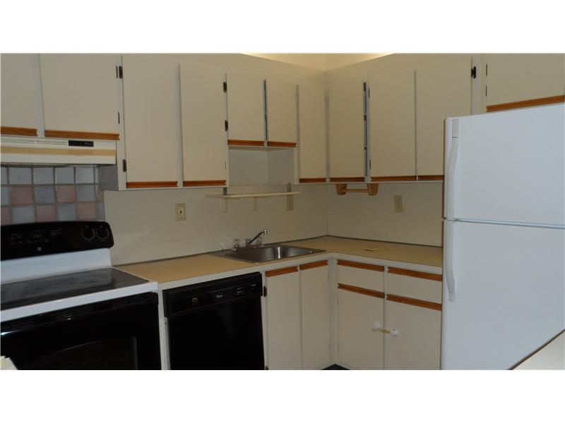 DORAL PK CO CLUB VILLAS C - Residential Lease