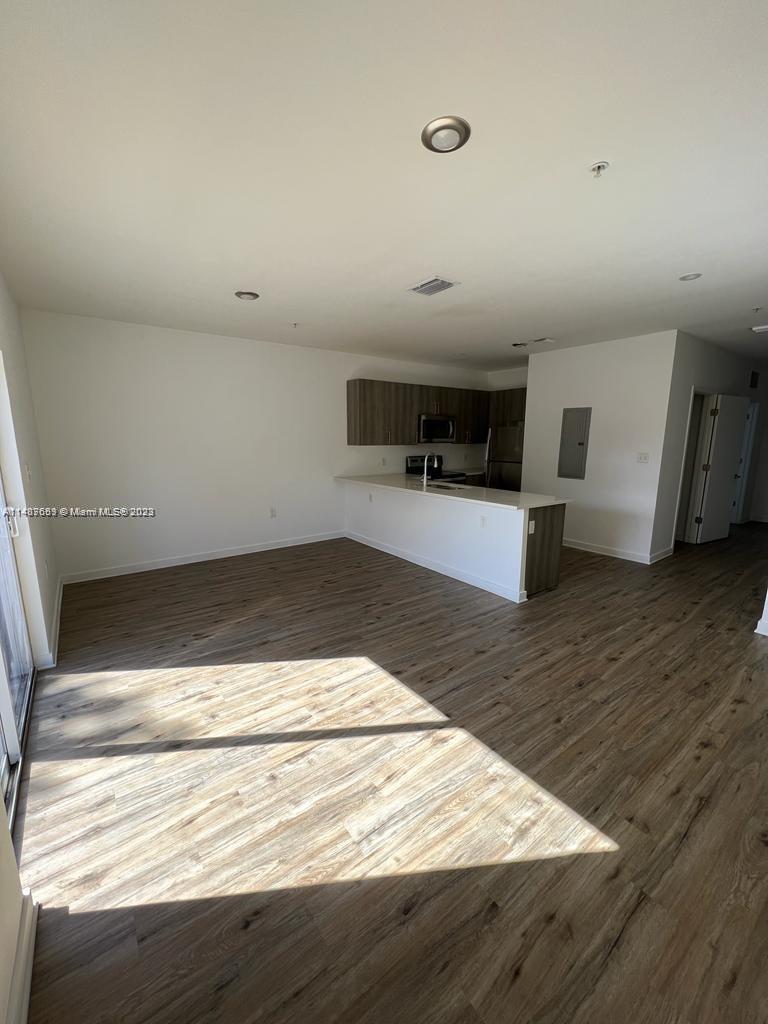 BISCAYNE GARDENS SEC A - Residential Lease
