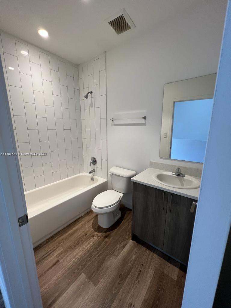 BISCAYNE GARDENS SEC A - Residential Lease