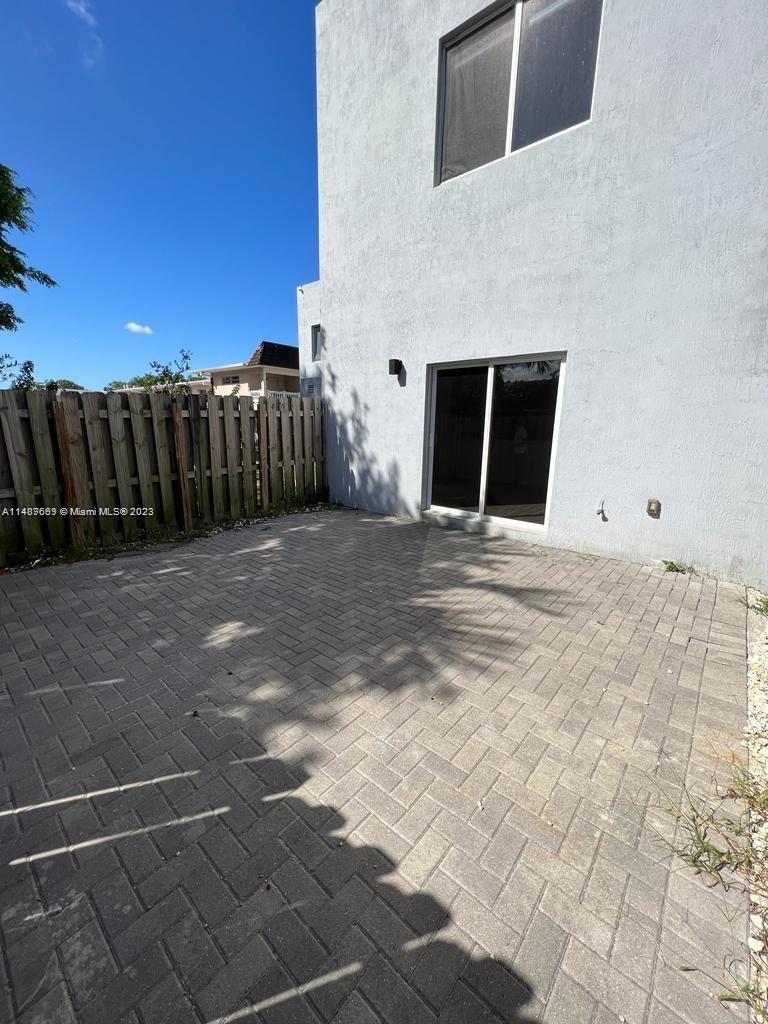 BISCAYNE GARDENS SEC A - Residential Lease