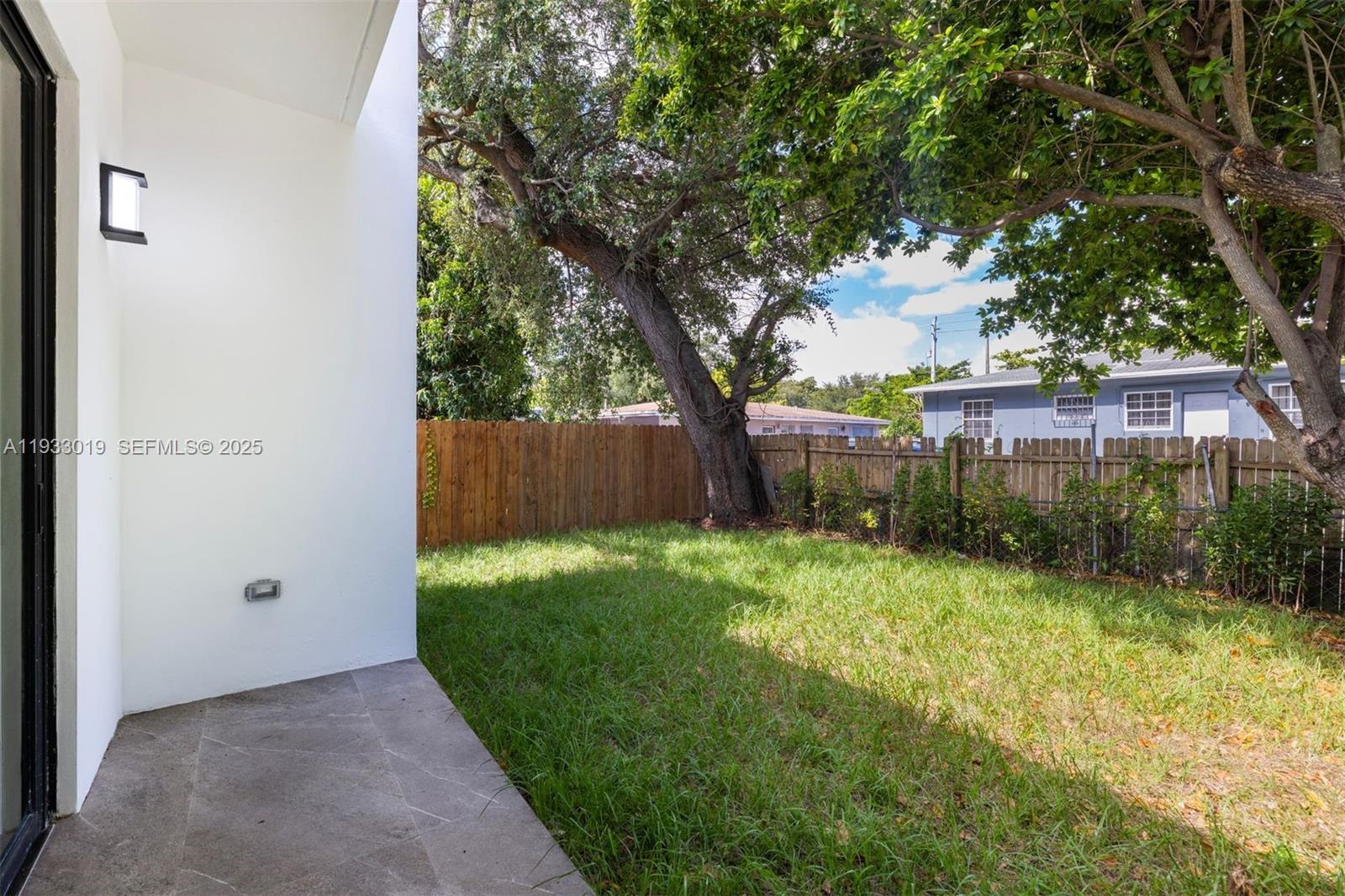 GROVELAND PARK - Residential Income