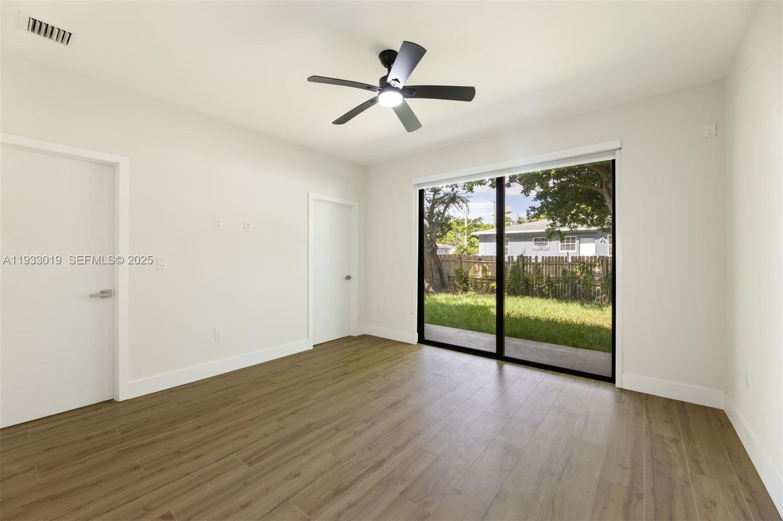 GROVELAND PARK - Residential Income