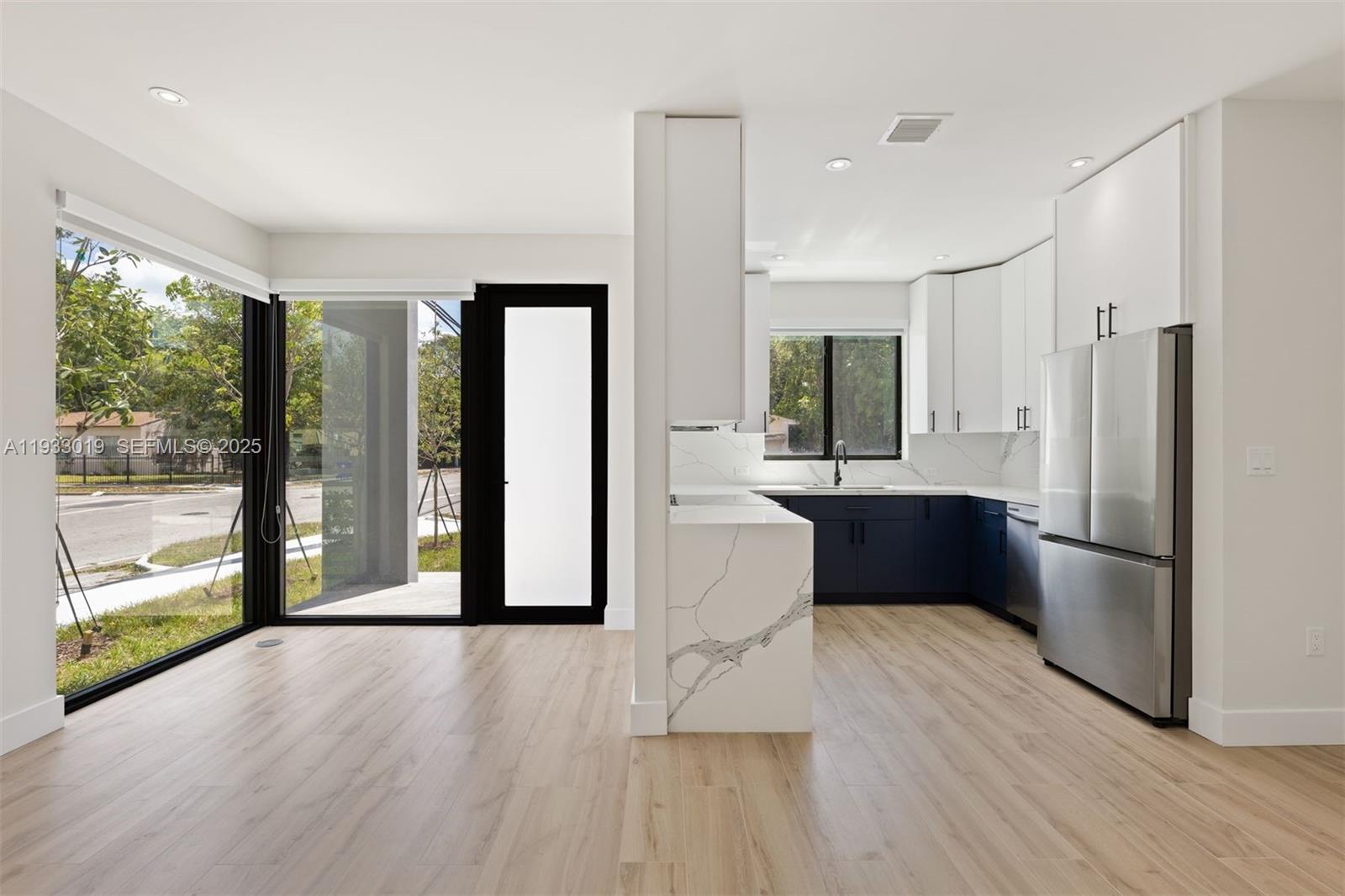 GROVELAND PARK - Residential Income