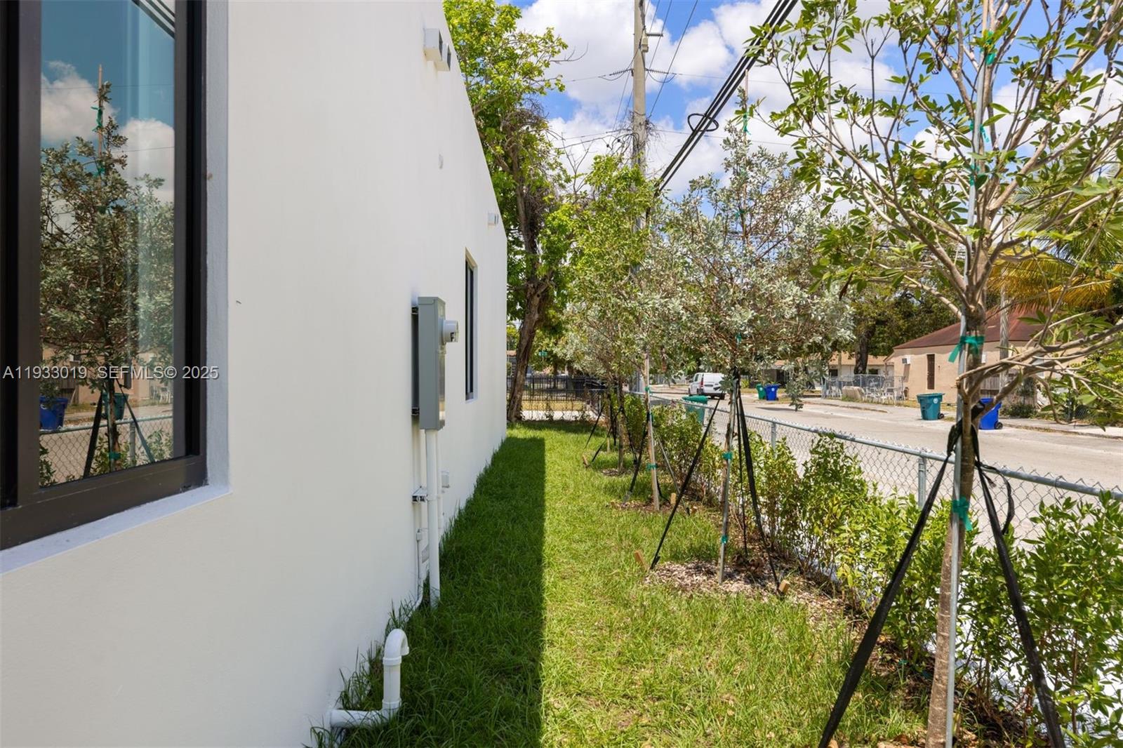 GROVELAND PARK - Residential Income