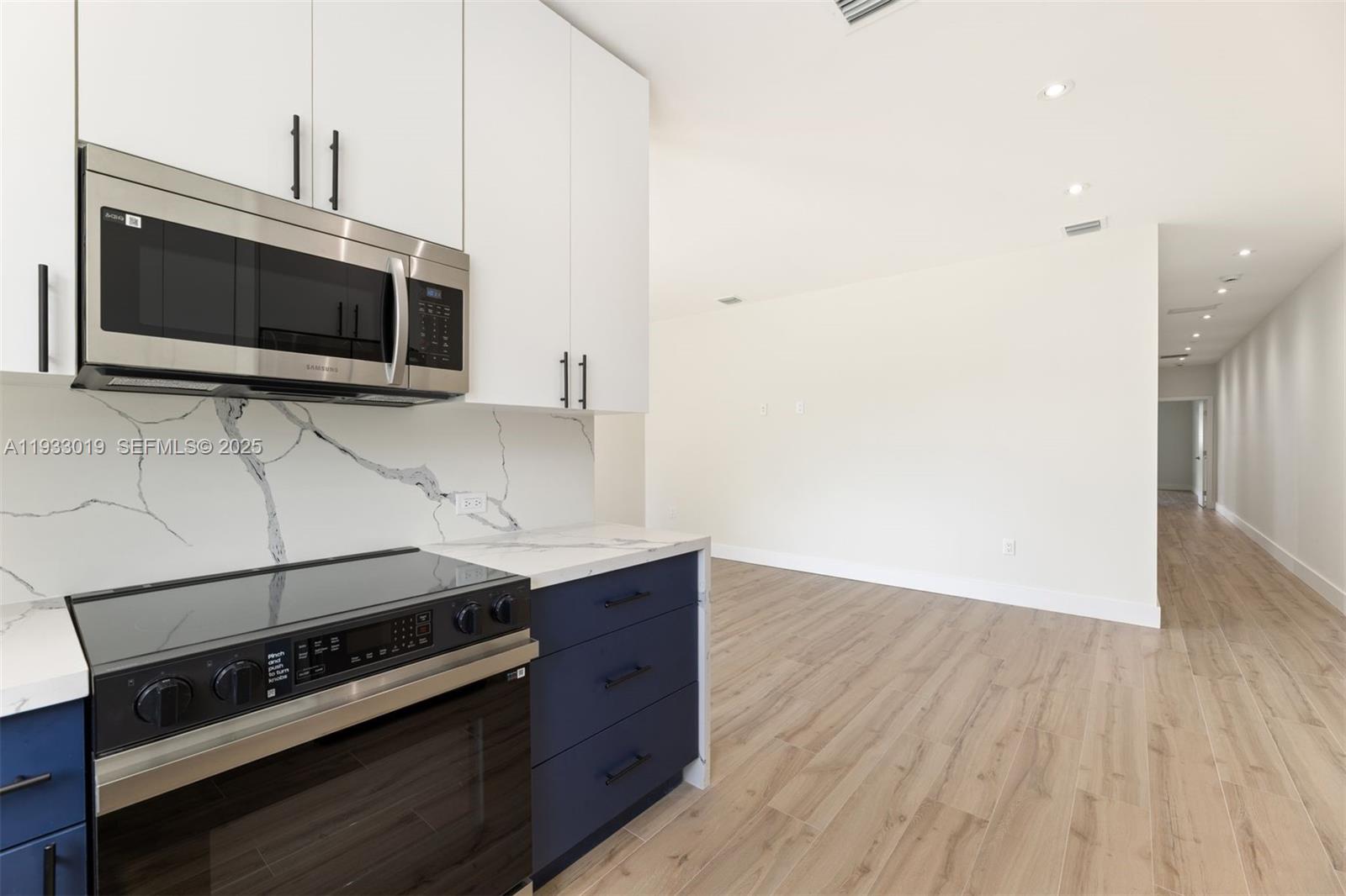 GROVELAND PARK - Residential Income