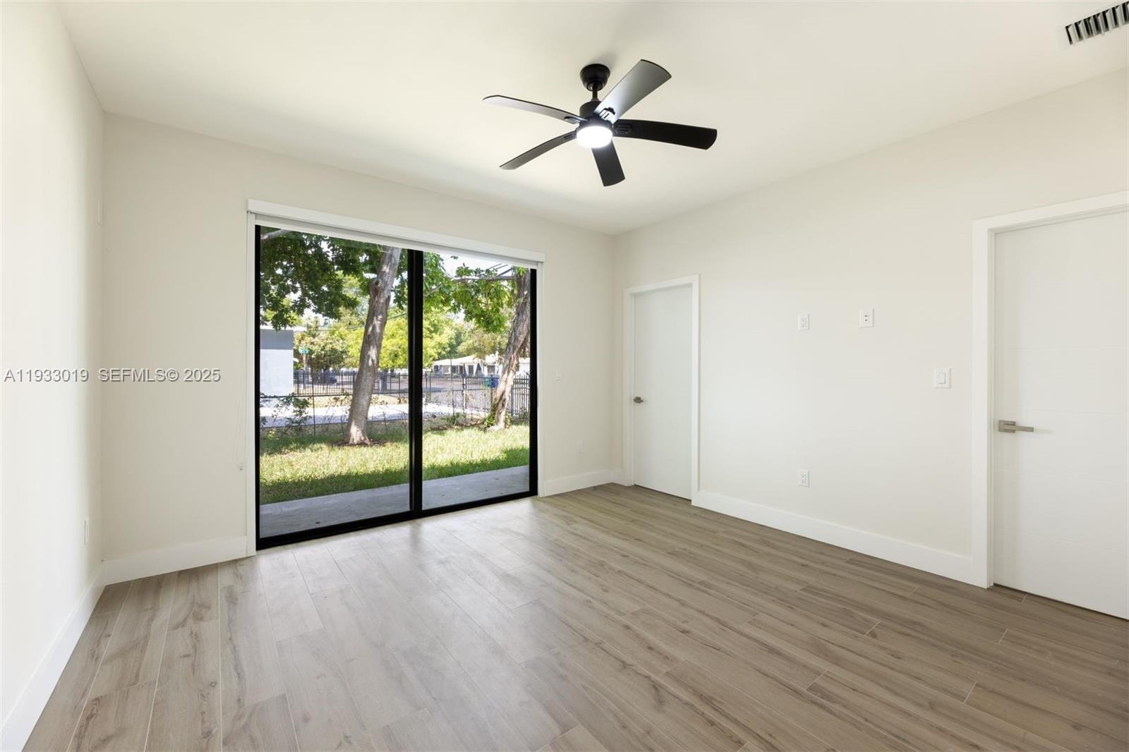 GROVELAND PARK - Residential Income