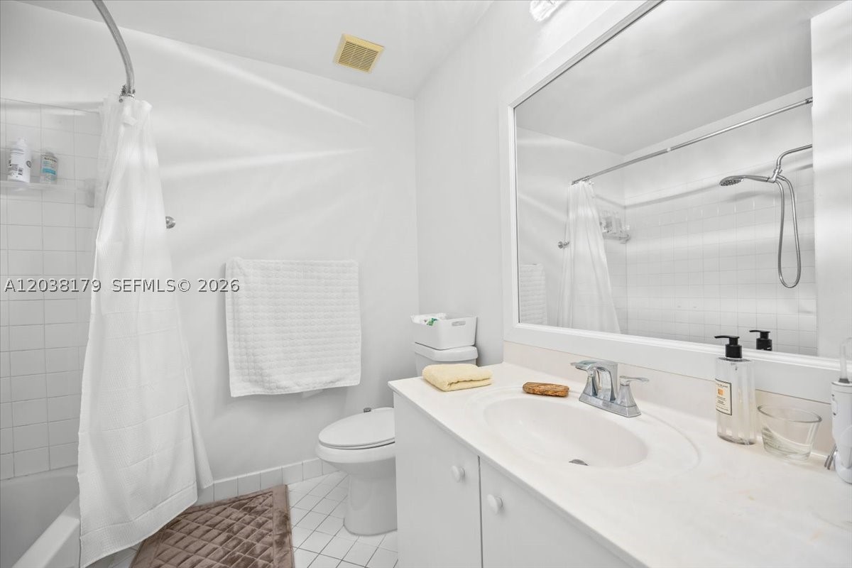 SECTOR 3 - PARCELS H I J - Residential Lease