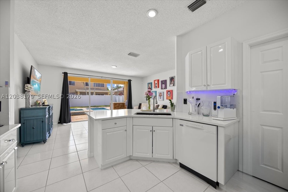 SECTOR 3 - PARCELS H I J - Residential Lease