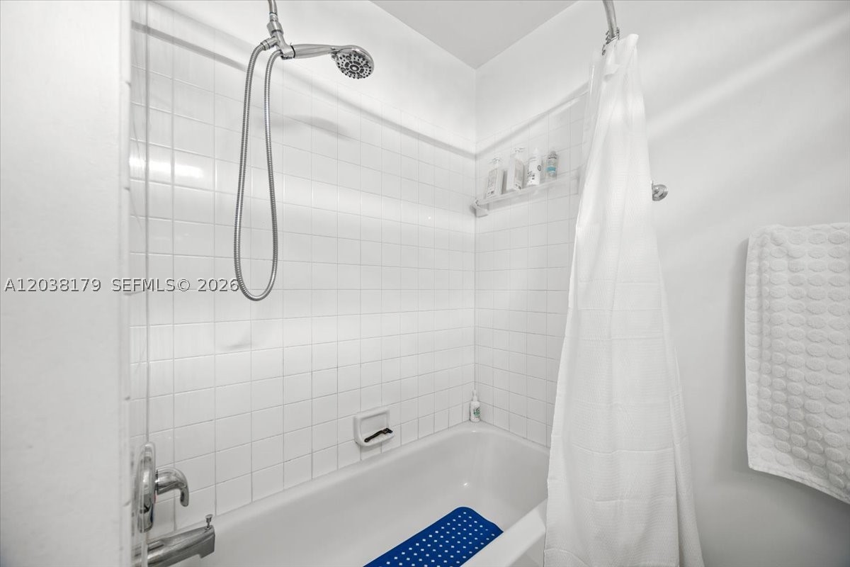 SECTOR 3 - PARCELS H I J - Residential Lease