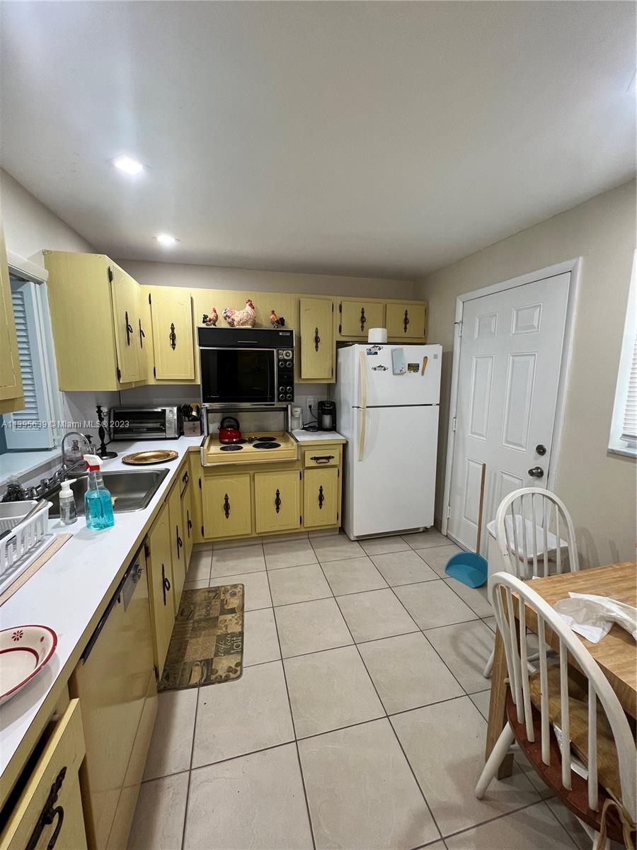 EDEN ISLES CONDO NO 7 - Residential