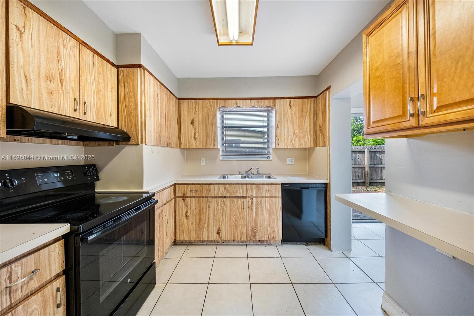 TWIN LAKES HOMES SEC 3 - Residential