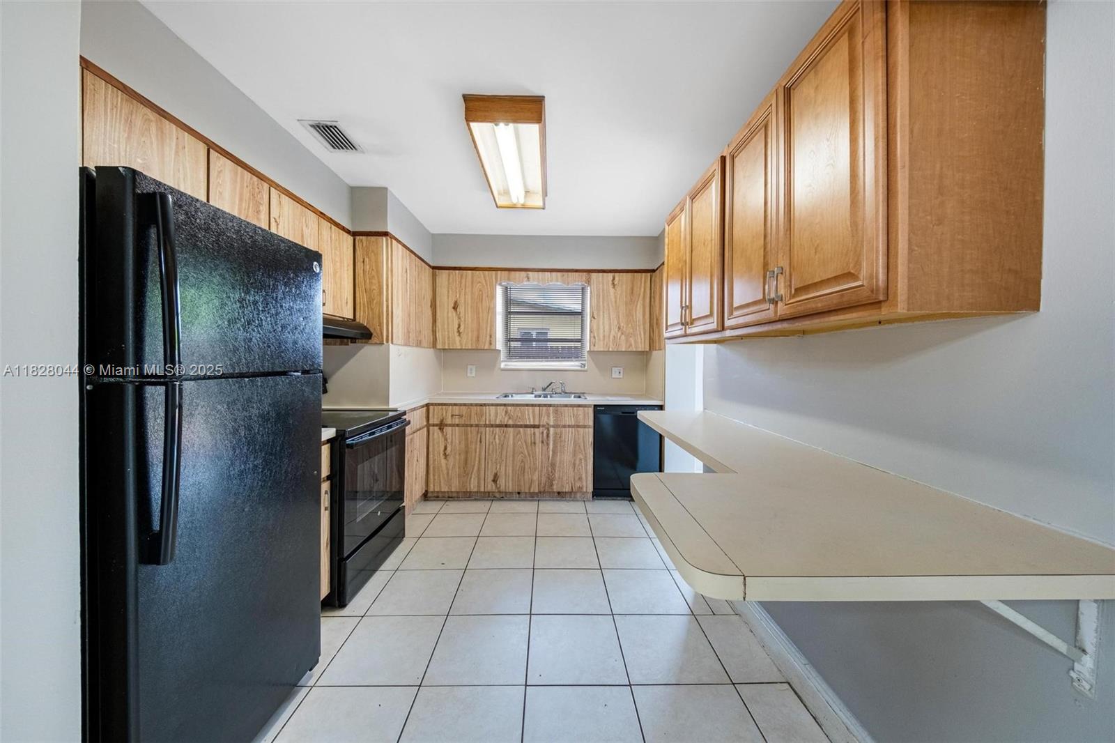 TWIN LAKES HOMES SEC 3 - Residential