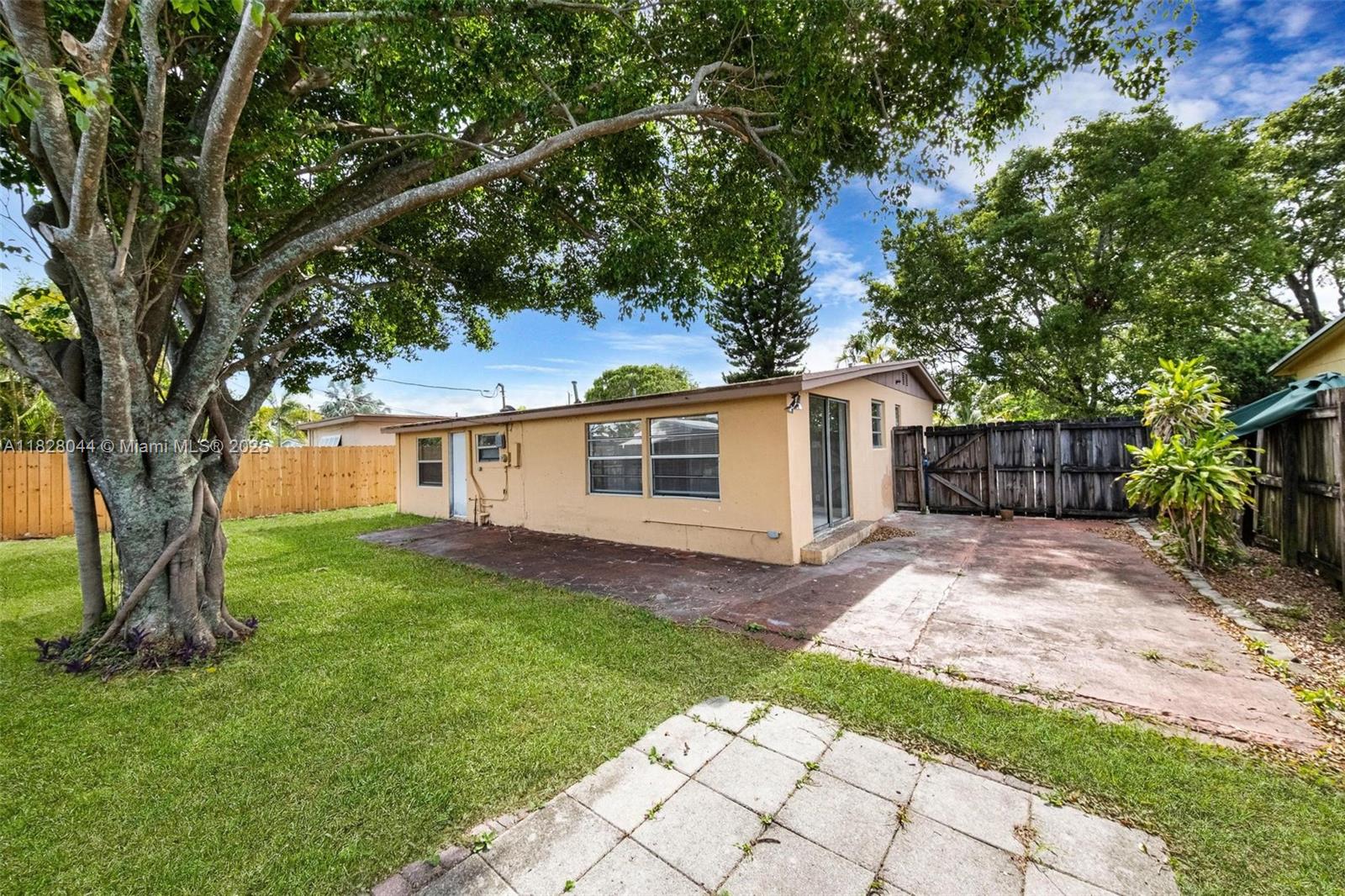 TWIN LAKES HOMES SEC 3 - Residential