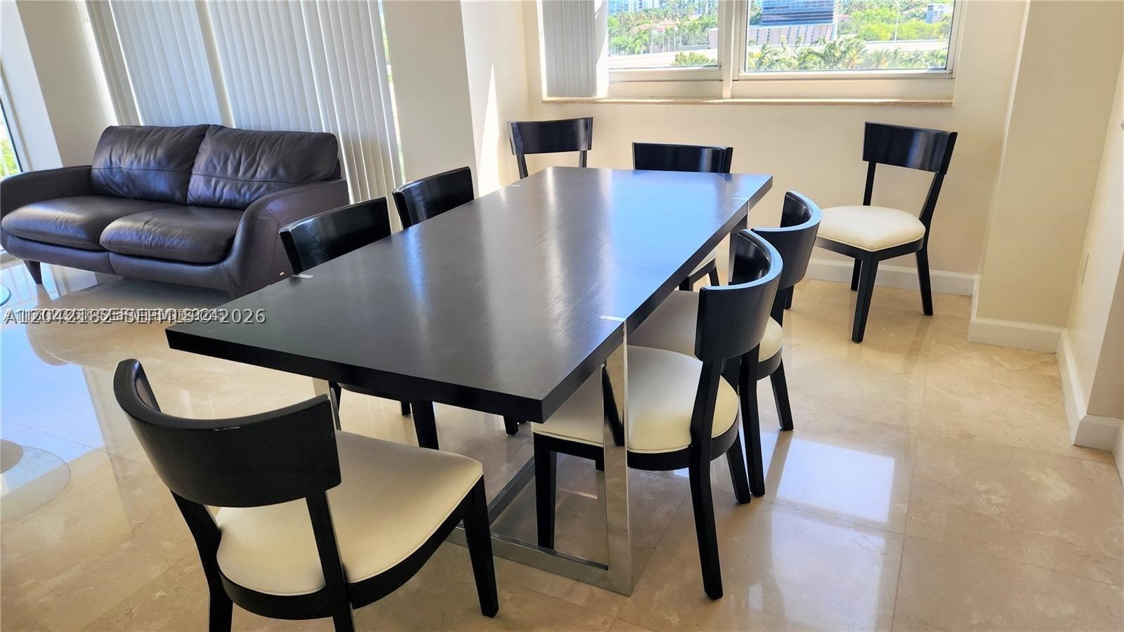 TURNBERRY ON THE GREEN CO - Residential Lease