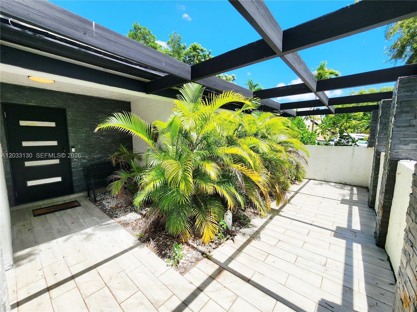 COUNTRY SEC 2 - Residential
