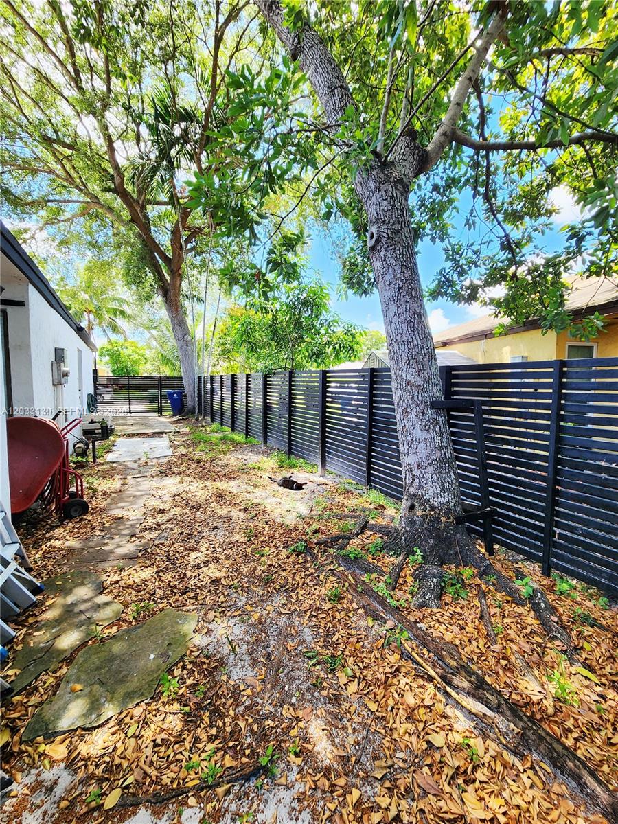 COUNTRY SEC 2 - Residential