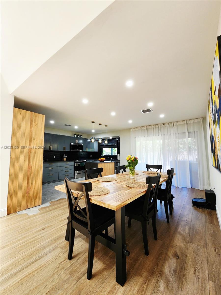 COUNTRY SEC 2 - Residential