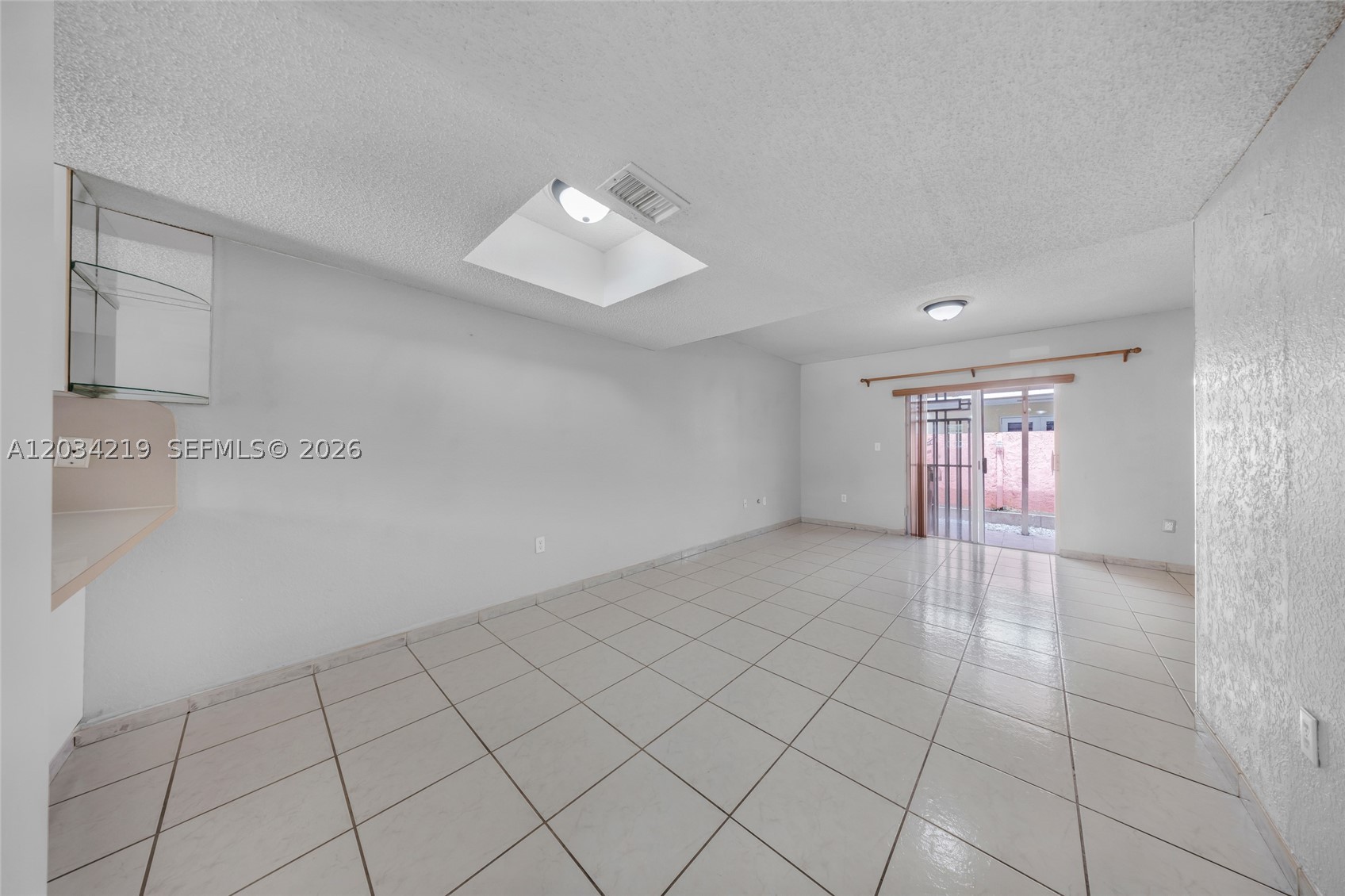 COLONIAL TOWNHOMES CONDO - Residential