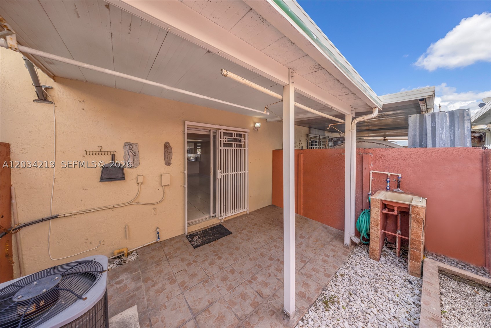 COLONIAL TOWNHOMES CONDO - Residential