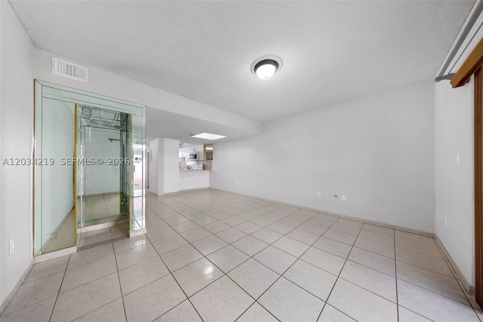 COLONIAL TOWNHOMES CONDO - Residential