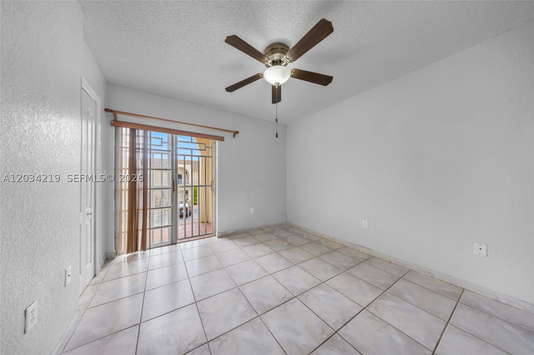 COLONIAL TOWNHOMES CONDO - Residential