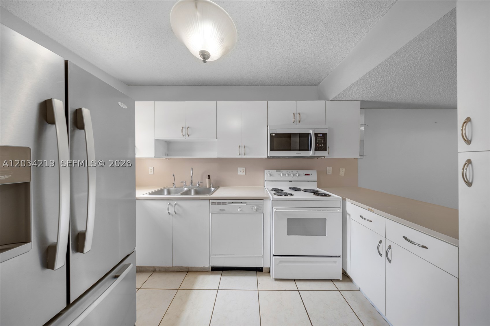 COLONIAL TOWNHOMES CONDO - Residential