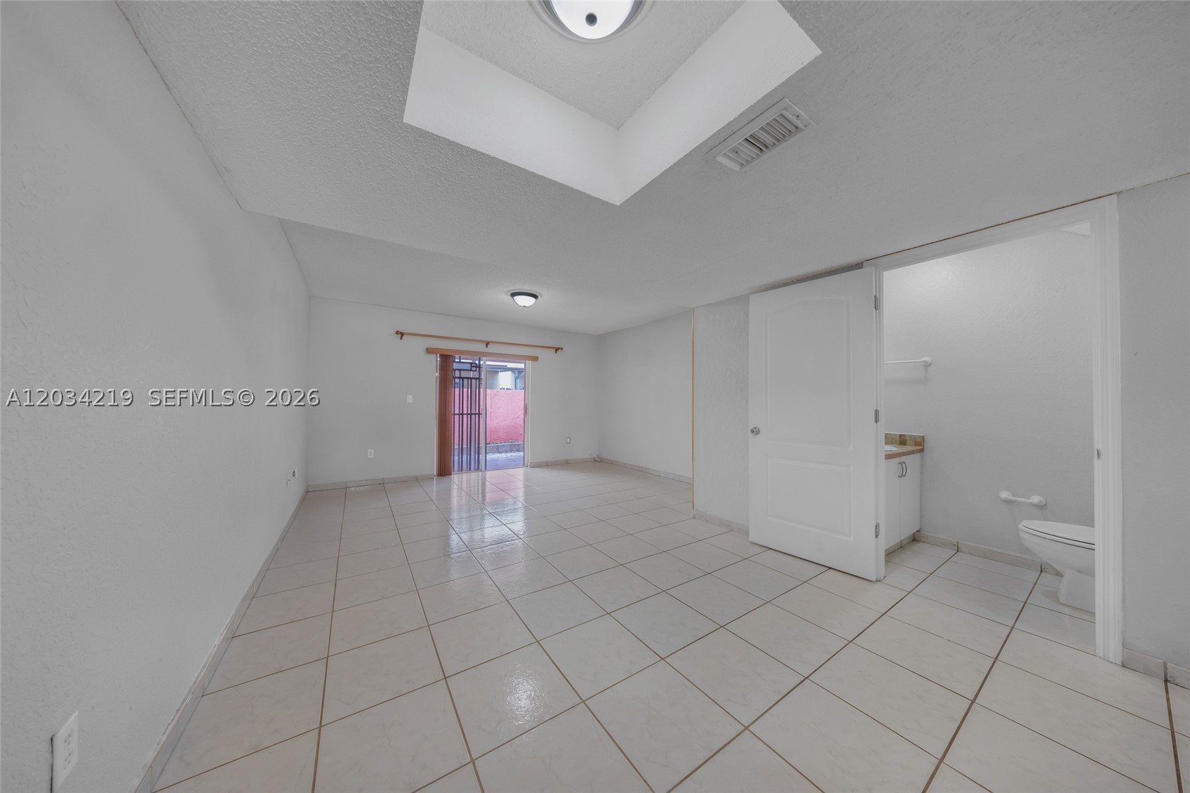 COLONIAL TOWNHOMES CONDO - Residential
