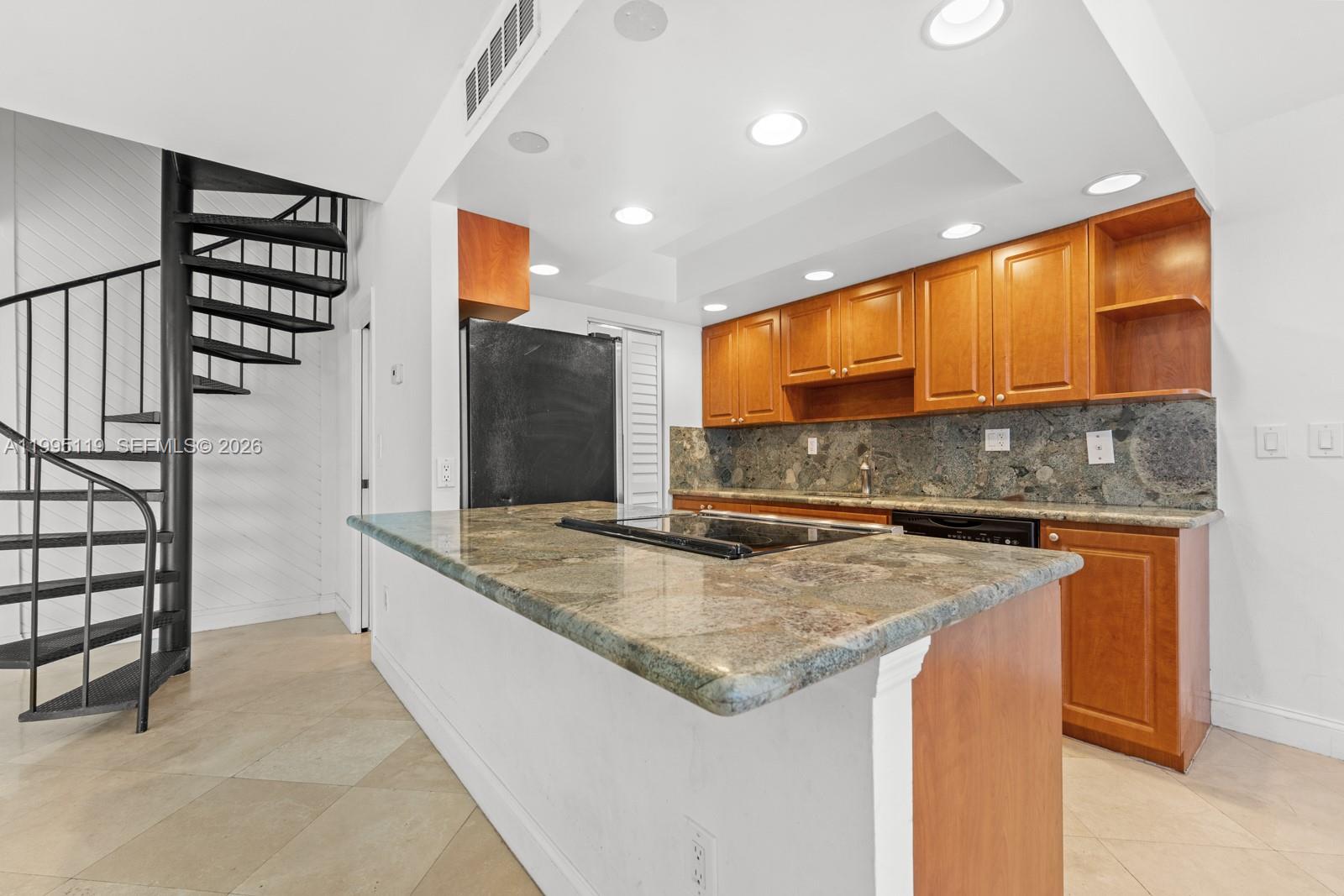 TIGERS TEN CONDO - Residential