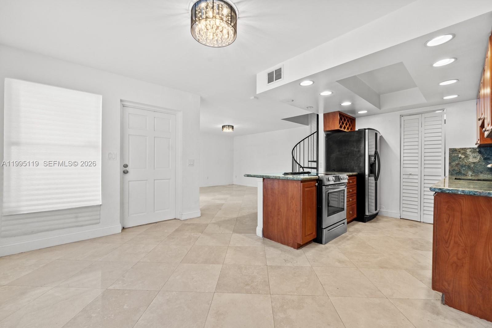 TIGERS TEN CONDO - Residential