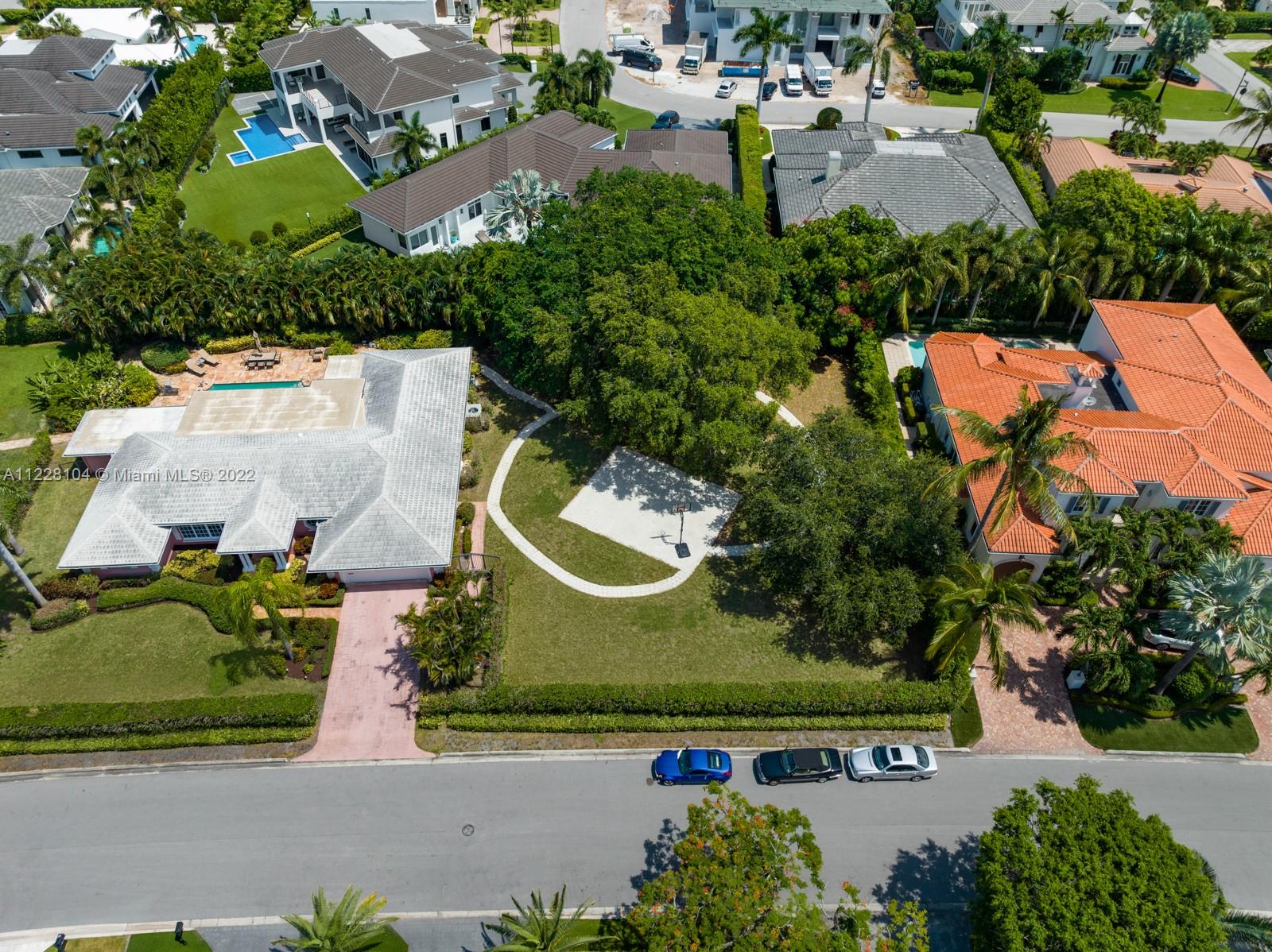 ROYAL PALM YACHT & COUNTR - Land