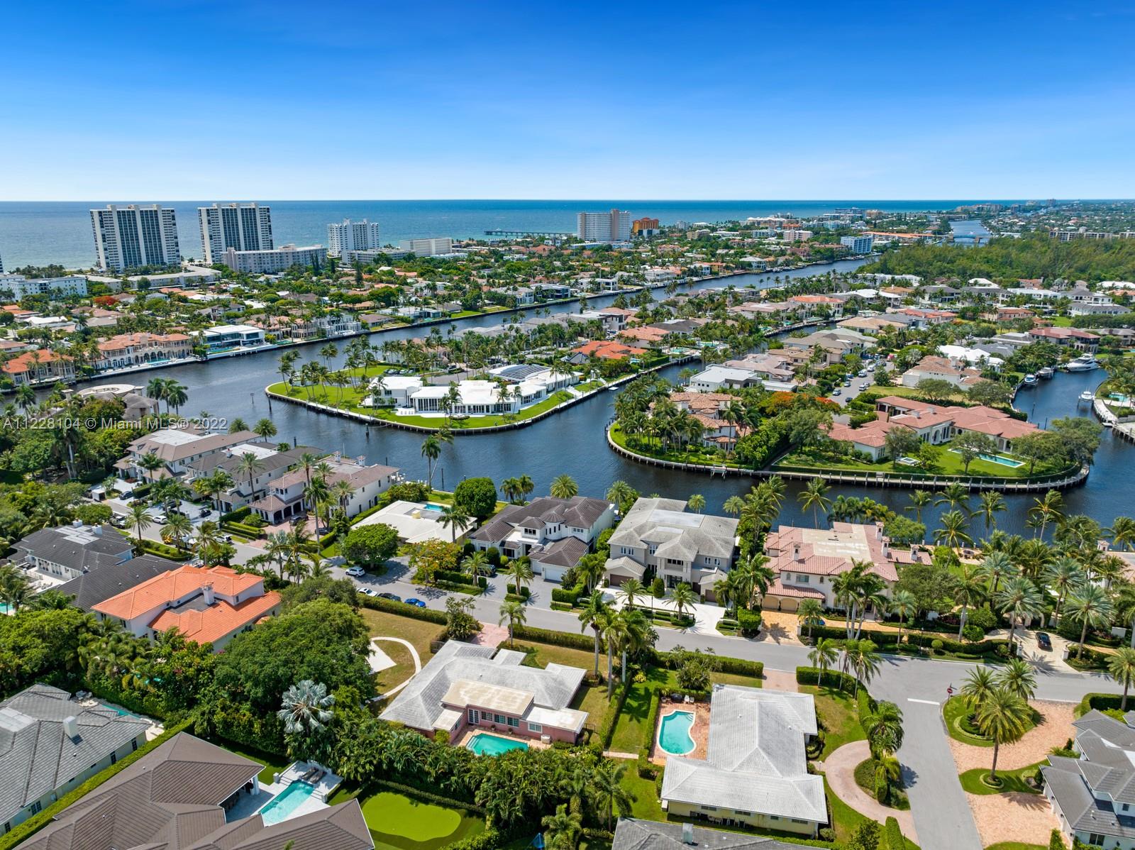 ROYAL PALM YACHT & COUNTR - Land