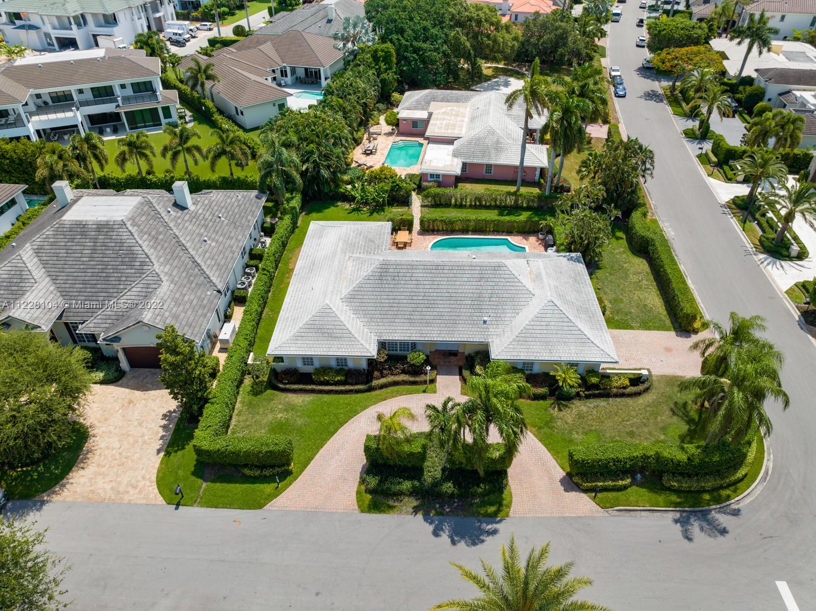 ROYAL PALM YACHT & COUNTR - Land