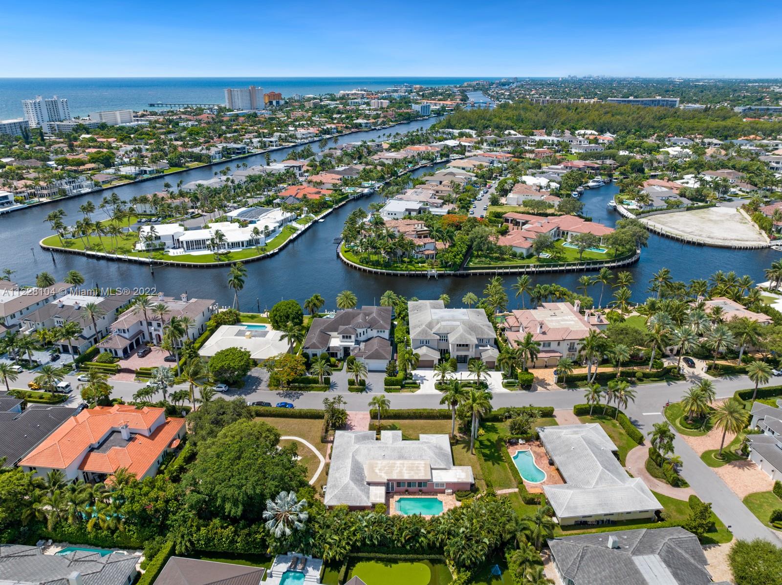ROYAL PALM YACHT & COUNTR - Land