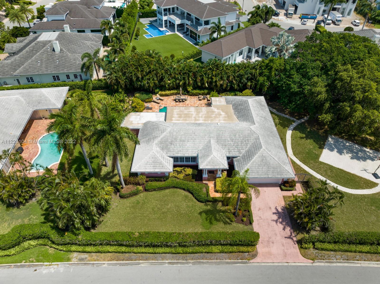 ROYAL PALM YACHT & COUNTR - Land