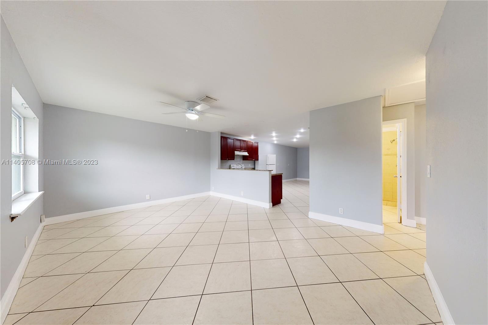 VILLAS OF PALM BEACH 3 - Residential