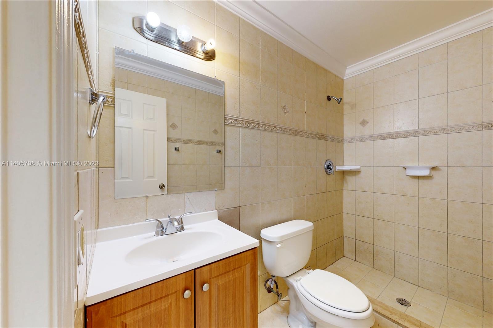 VILLAS OF PALM BEACH 3 - Residential