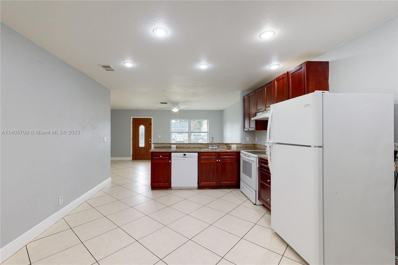 VILLAS OF PALM BEACH 3 - Residential