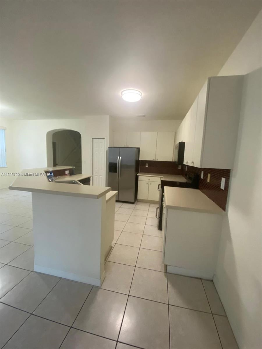 KENDALLAND - Residential Lease
