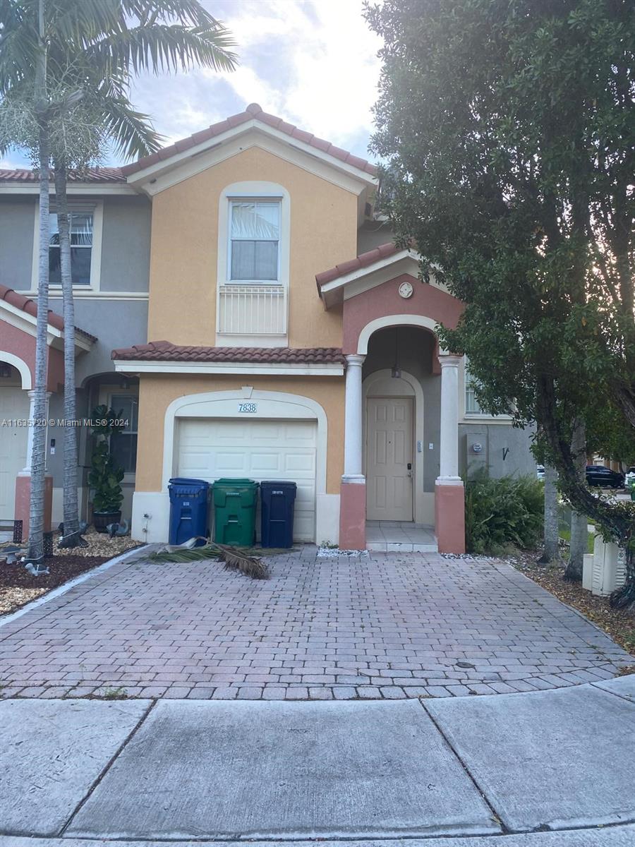 Beautiful corner unit Townhouse 3 Bedrooms 2.5 Baths. Ceramic floors very bright unit. Great location. It won't last long! Under SUPRA please use Showing Time.