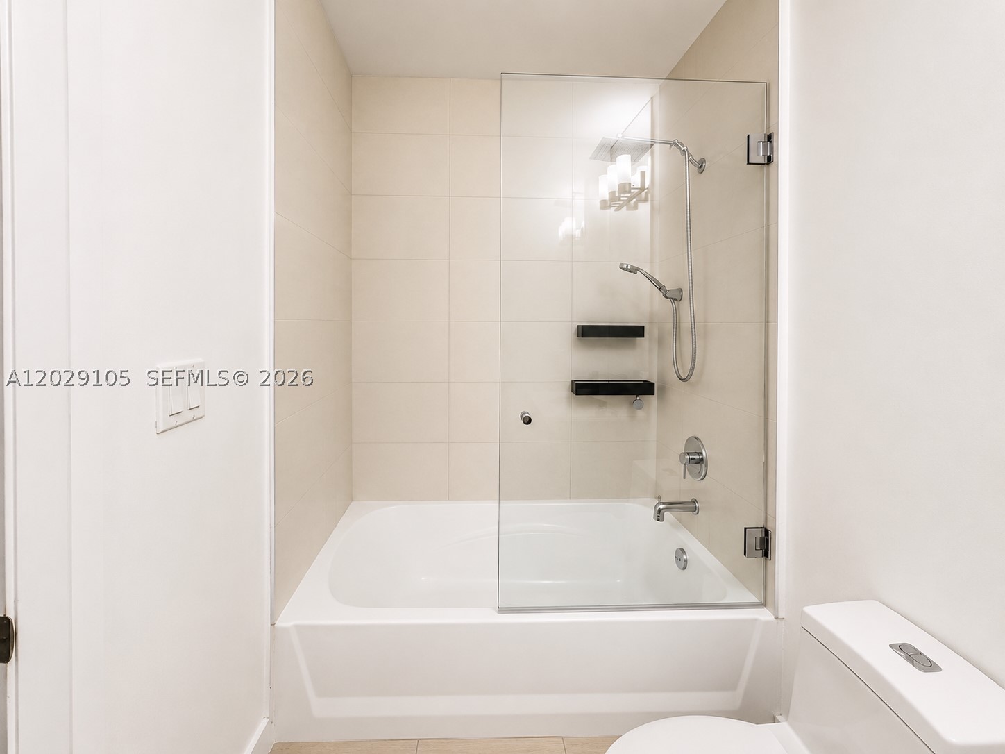 PARAMOUNT BAY CONDO - Residential