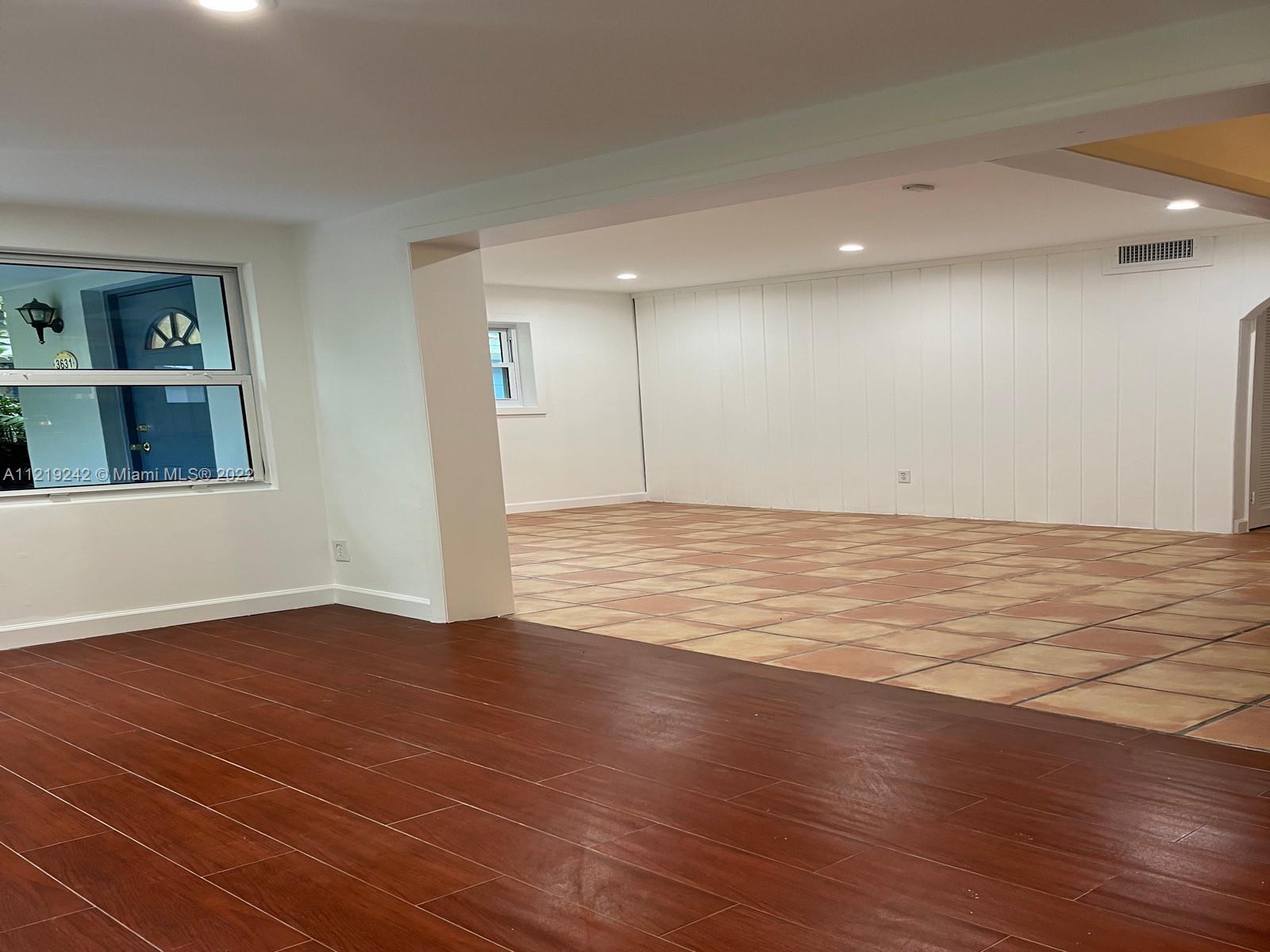 LOQUAT PARK VILLAS CONDO - Residential Lease