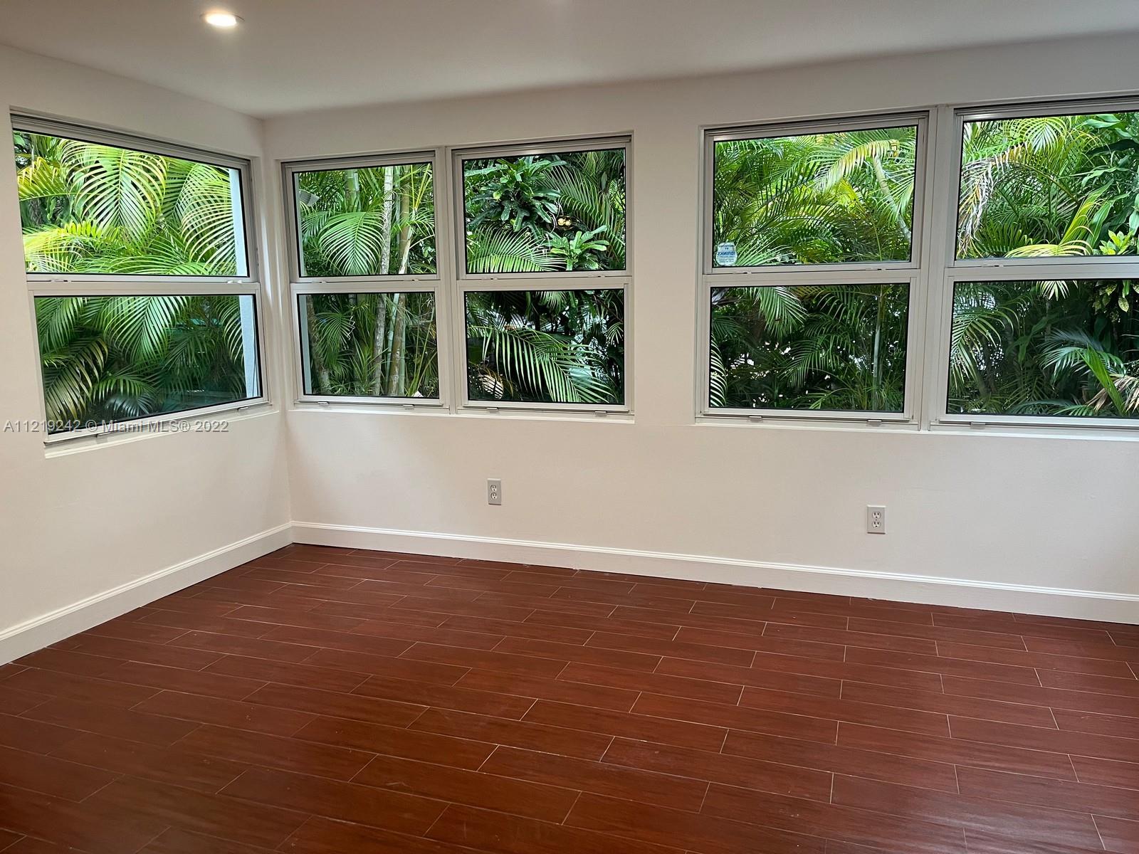 LOQUAT PARK VILLAS CONDO - Residential Lease
