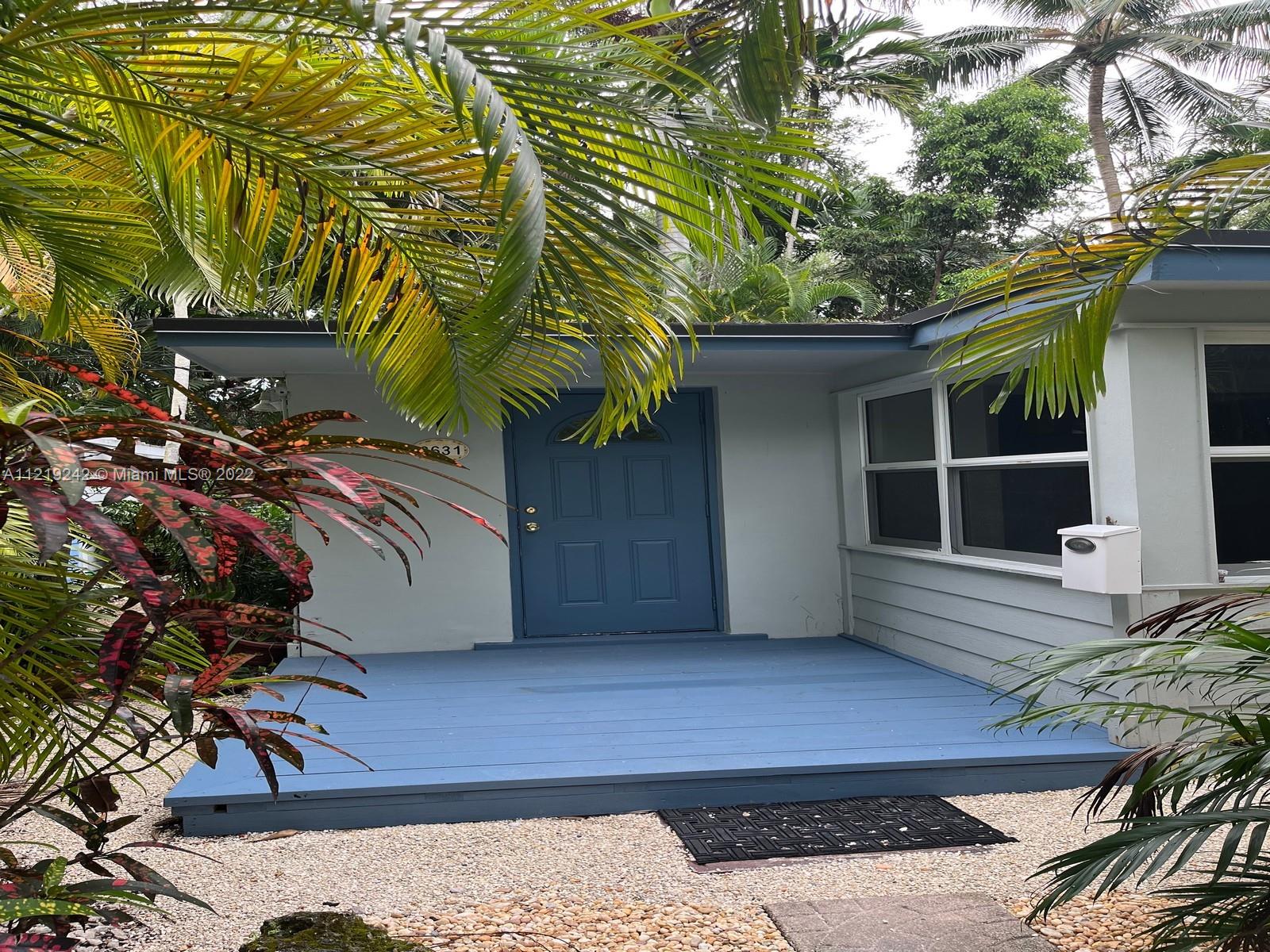 Tranquil and secluded Villa/Townhouse South Grove, one of 8 free standing villas which share 
the surrounding garden & pool. 2 bedrooms 1 bath. Impact windows, freshly painted new 
stainless steel refrigerator, microwave and a brand new washer and dryer, tile floors. Adorable back yard ideal for outdoor entertaining surrounded by lush tropical landscaping 2 parking spaces. Walk or bike to the Grove, cafes, galleries & boutiques. Tenant pays electrical, cable, internet. Pets welcome with a non refundable deposit